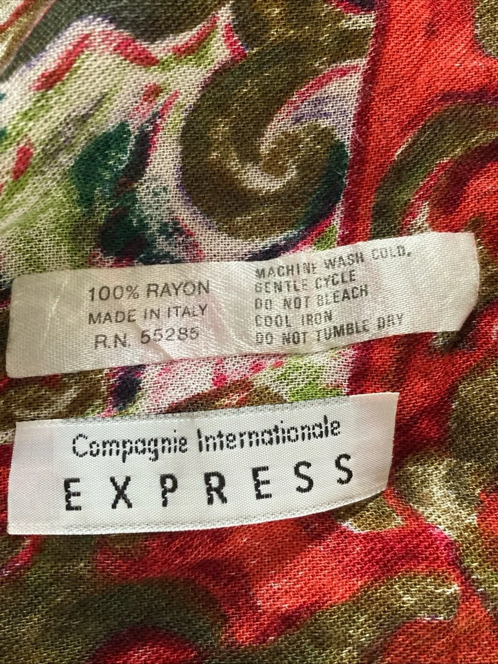 Vintage Express Red green Floral square women’s scarf 31”